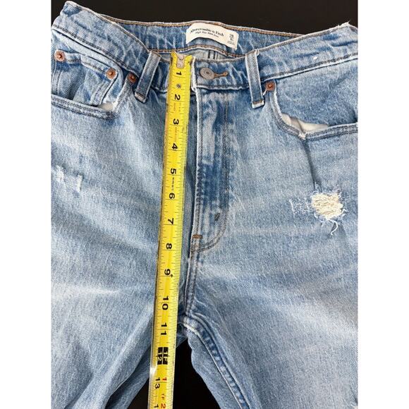 Abercrombie & Fitch High Rise Mom Jean Blue Distressed Raw Hem MINT - Picture 5 of 9